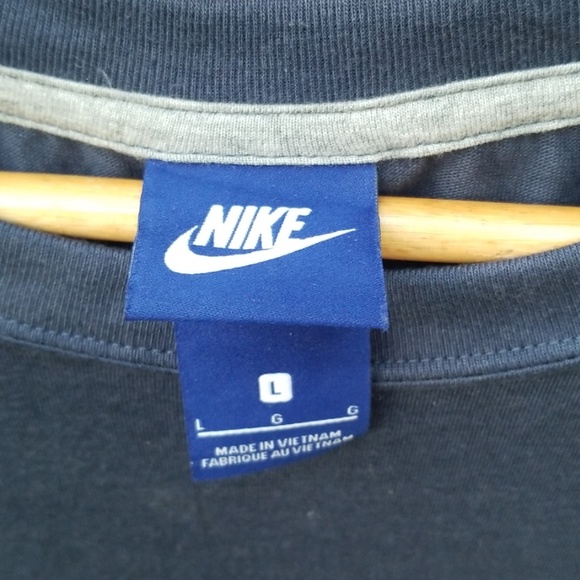 Nike Tshirt - Picture 5 of 7